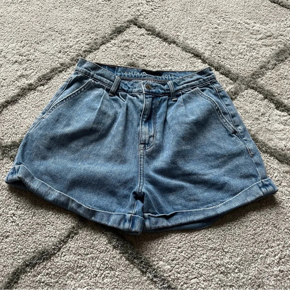 American Eagle shorts high rise jean denim mom shorts 0